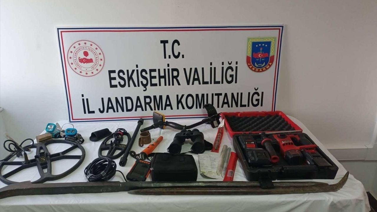 Eskişehir'de Kaçak Kazı Operasyonu: 4 Şüpheli Yakalandı