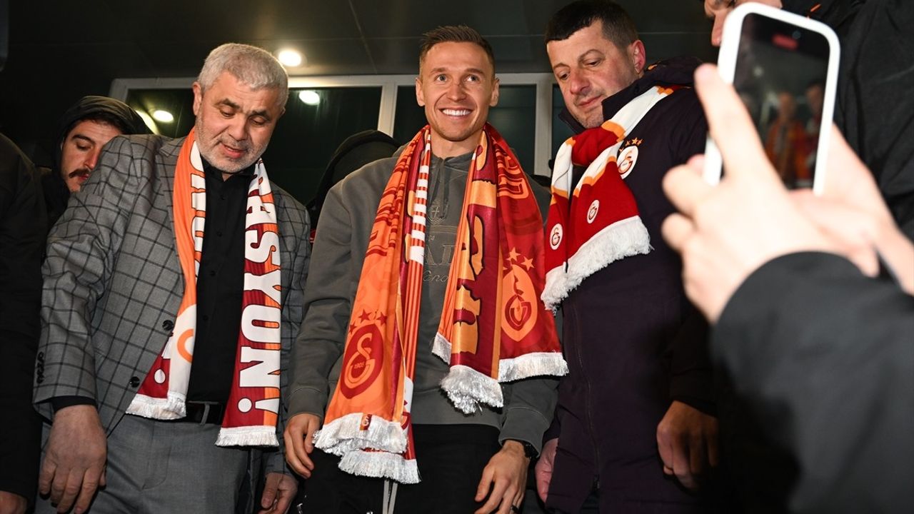 Galatasaray, Przemyslaw Frankowski ile Transfer Görüşmeleri Başlattı