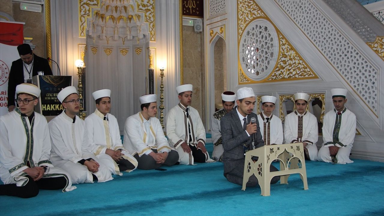 Genç Hatipler Hutbe Okuma Yarışması Bölge Finali Hakkari'de Düzenlendi