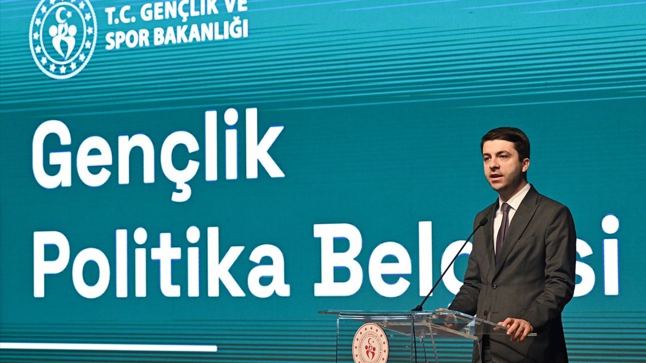 Gençlik Politika Belgesi Toplantısı: Gençlerin Rolü Artıyor