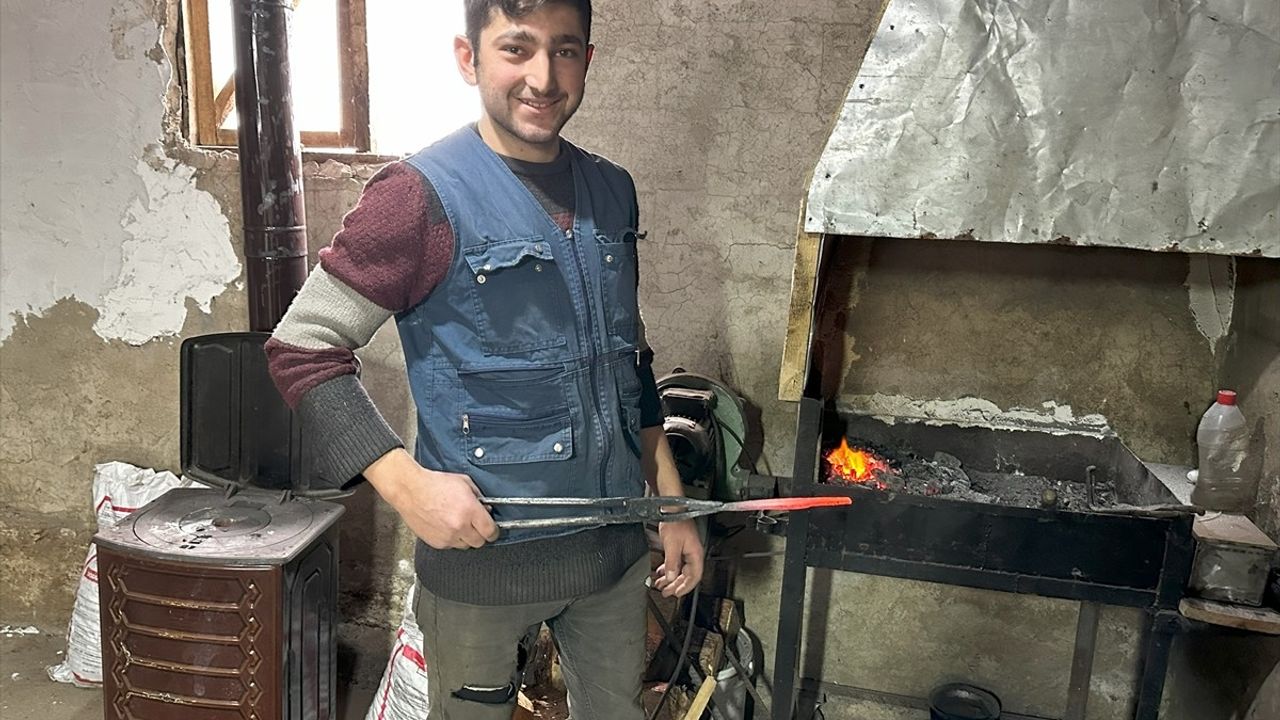 Giresun'da Genç İmalatçı Karabörk Bıçağını Yeniden Hayata Geçiriyor