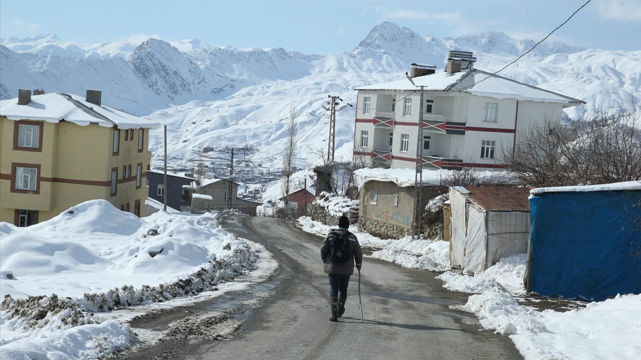 Hakkari'de Soğuk Hava Etkisini Gösterdi