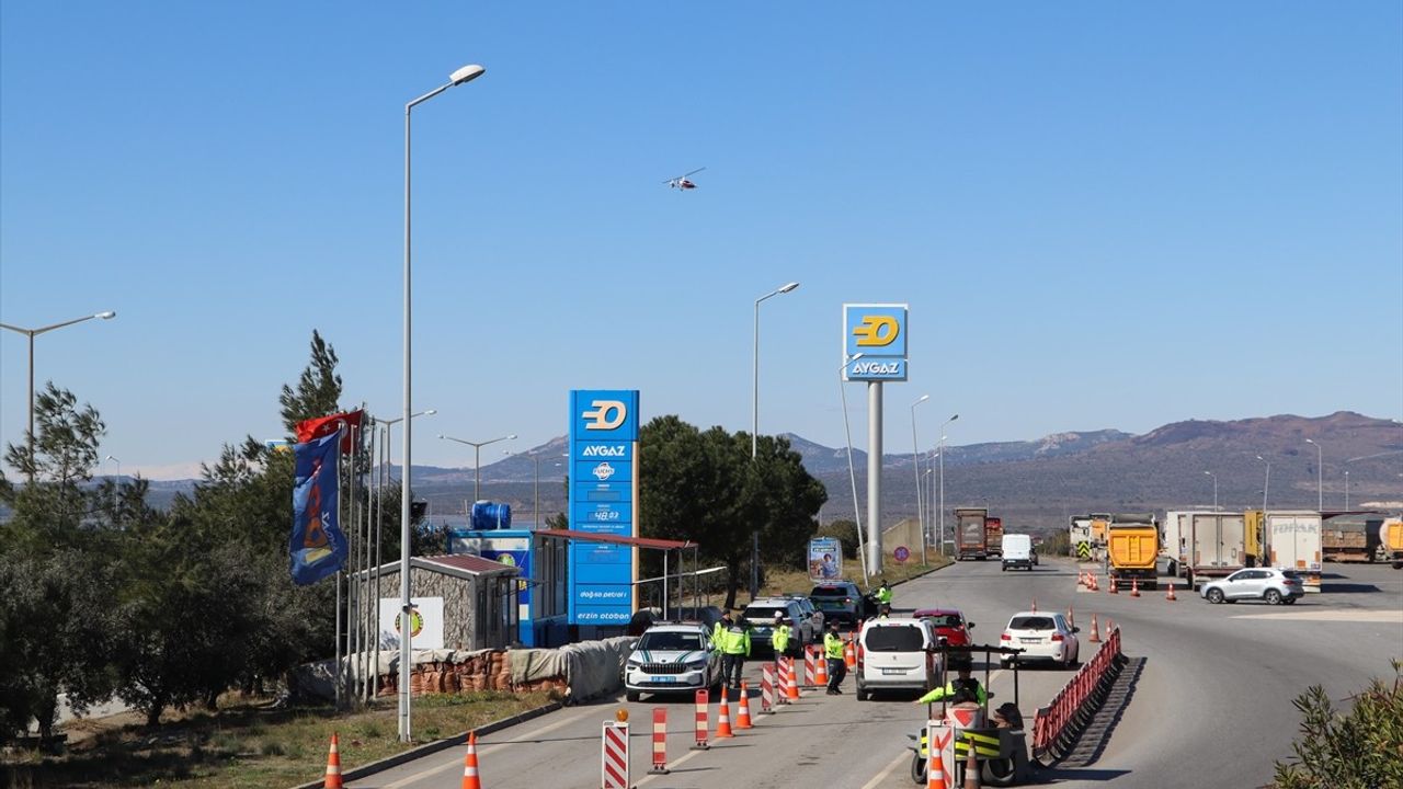 Hatay'da Cayrokopterle Trafik Denetimi