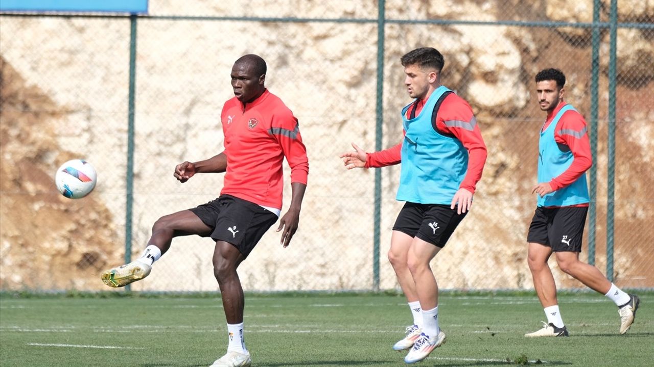 Hatayspor Alanyaspor Maçı İçin Hazırlıklarını Sürdürüyor