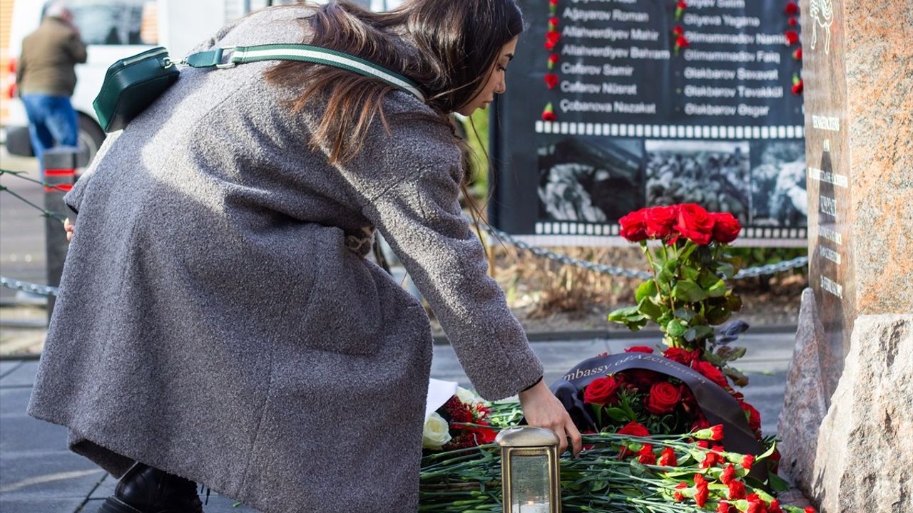 Hollanda'da Hocalı Katliamı Kurbanları Anıldı