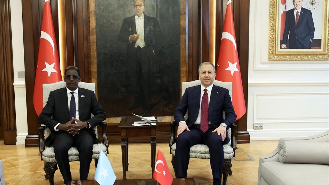 İçişleri Bakanı Ali Yerlikaya, Somali Meslektaşı ile Görüştü