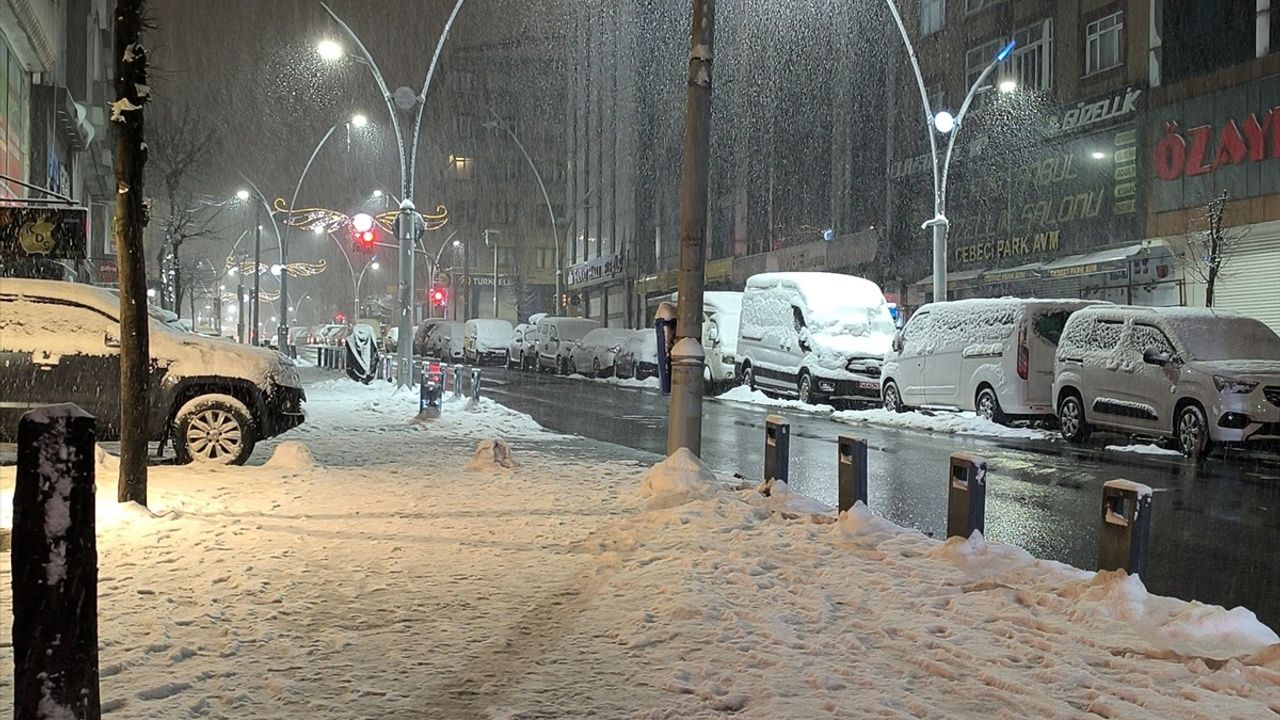 İstanbul'da Kar Yağışı ve Buzlanma Sorunları