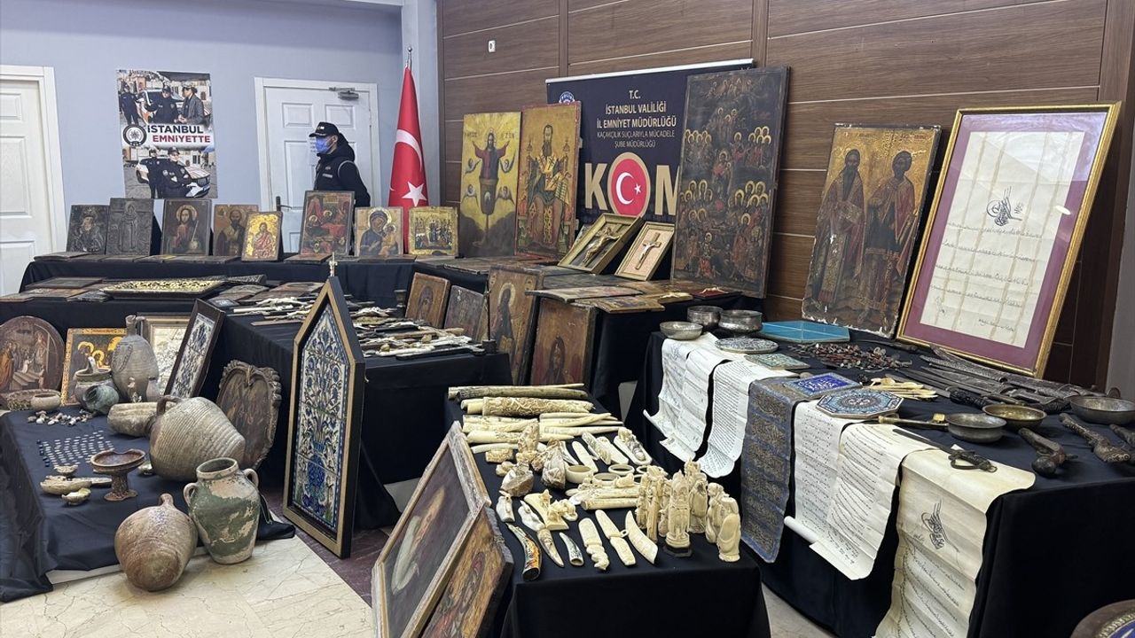 İstanbul'da Tarihi Eser Kaçakçılığı Operasyonu: 6 Gözaltı