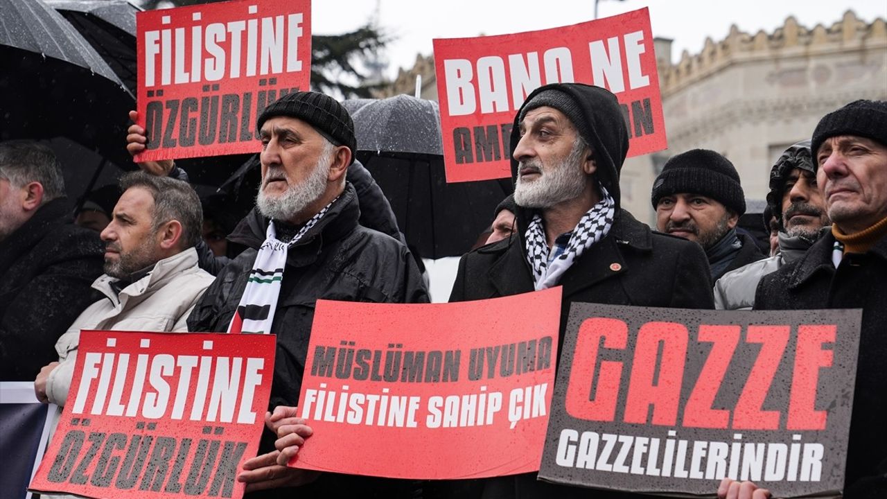 İstanbul'da Trump'ın Filistin Planına Protesto