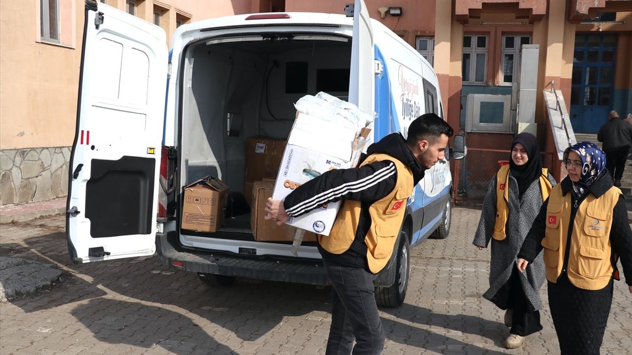 İstanbul Öğrencilerinden Ağrı'daki Köy Çocuklarına Yardım Kampanyası