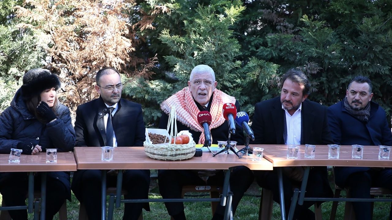 İYİ Parti Genel Başkanı Dervişoğlu Manisa'da Çiftçilerle Buluştu