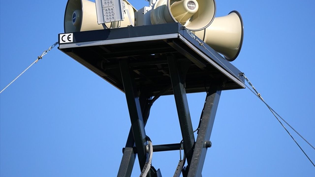 İzmir'de Mobil Siren Sistemi Aktif Hale Getirildi