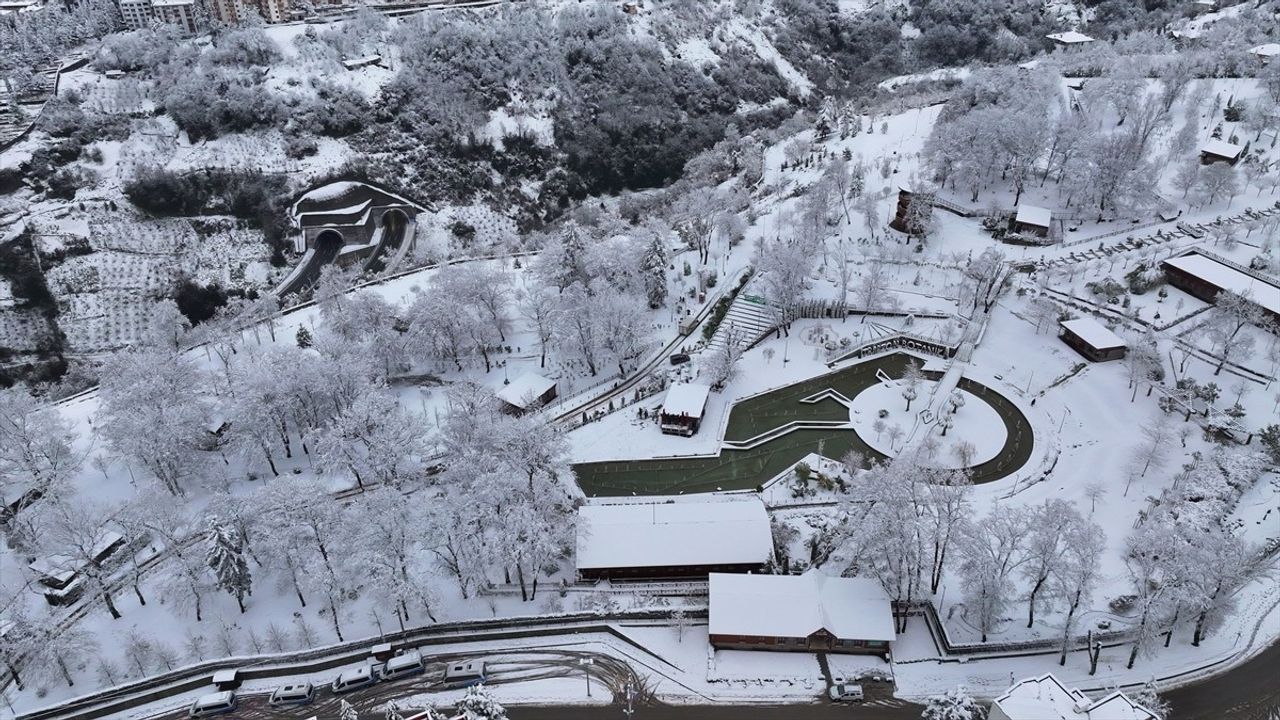 Karadeniz'de Olumsuz Hava Koşulları Ulaşımı Engelliyor