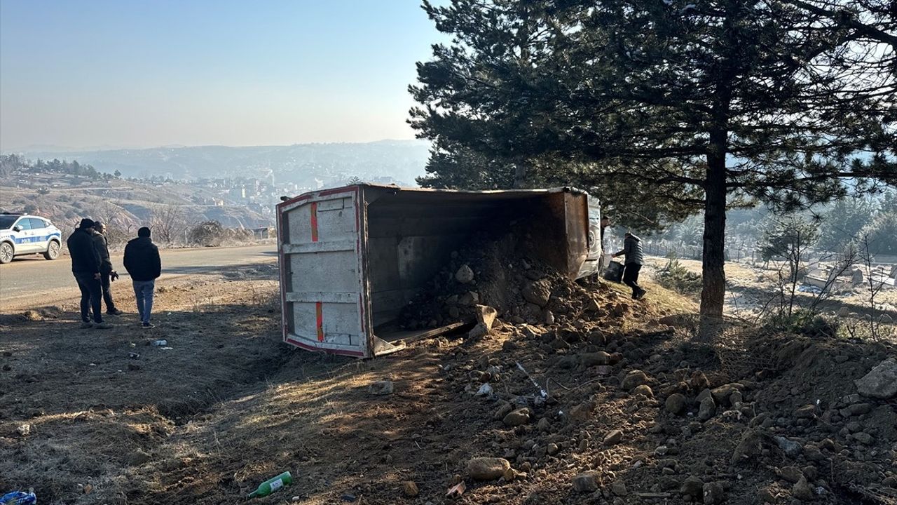 Kastamonu'da Buzlanma Kazası: Sürücü Yaralandı