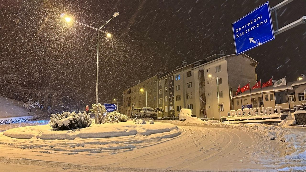 Kastamonu'da Kar Nedeniyle Bazı Yollar Kapandı