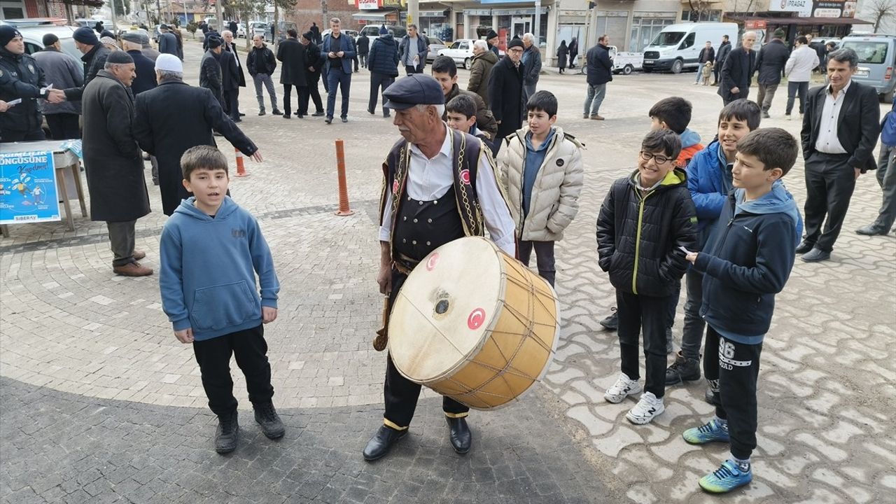Kastamonu'da Öğrenciler Ramazanı Manilerle Kutladı