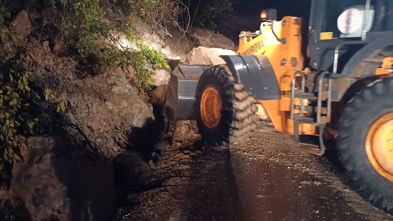 Kastamonu'daki Heyelan Sonrası Yol Yeniden Ulaşıma Açıldı