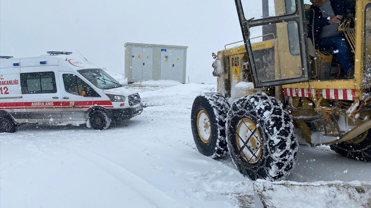 Kayseri'de Kapatılan Yolda Hasta Seferberliği