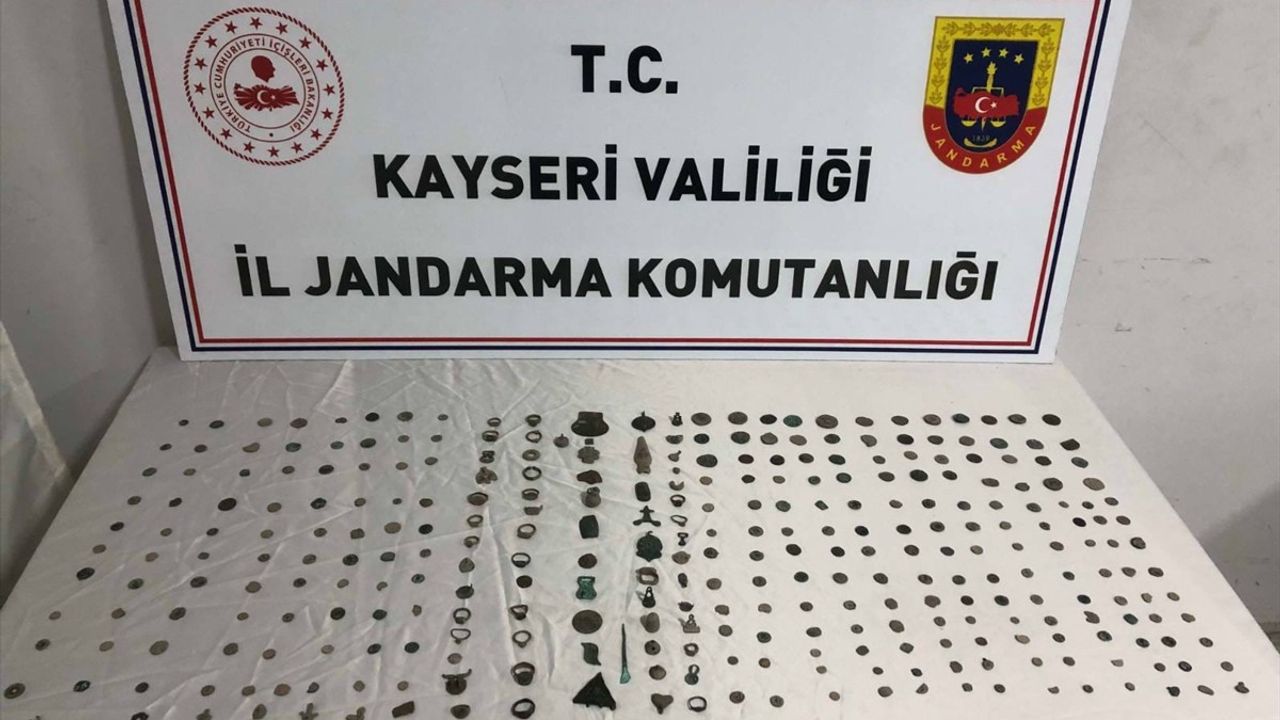 Kayseri'de Tarihi Eser Kaçakçılığına Operasyon