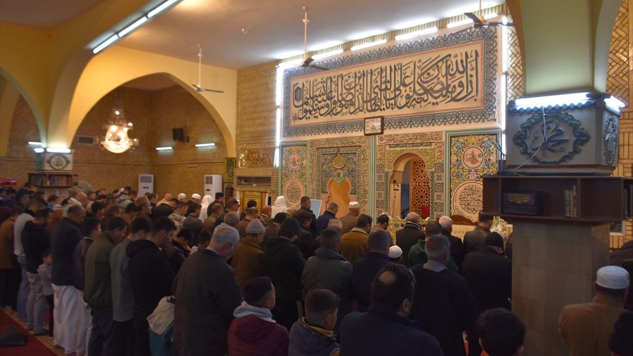 Kerkük'te Ramazan Coşkusu: İlk Teravih Namazı Kılındı
