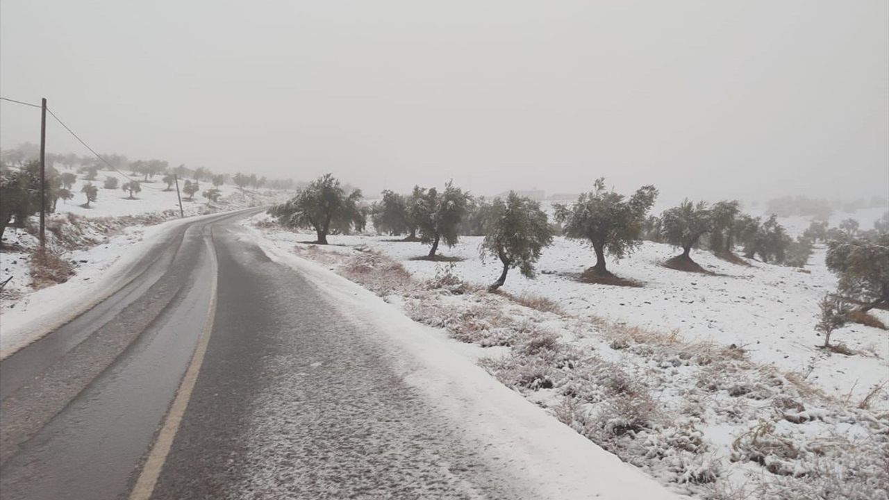 Kilis'in Yüksek Kesimlerinde Kar Manzarası