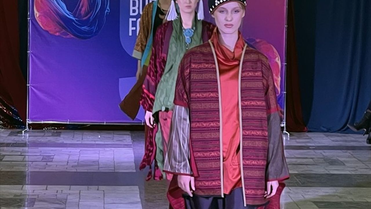 Kırgızistan'da 9. Burana Uluslararası Moda Haftası düzenlendi