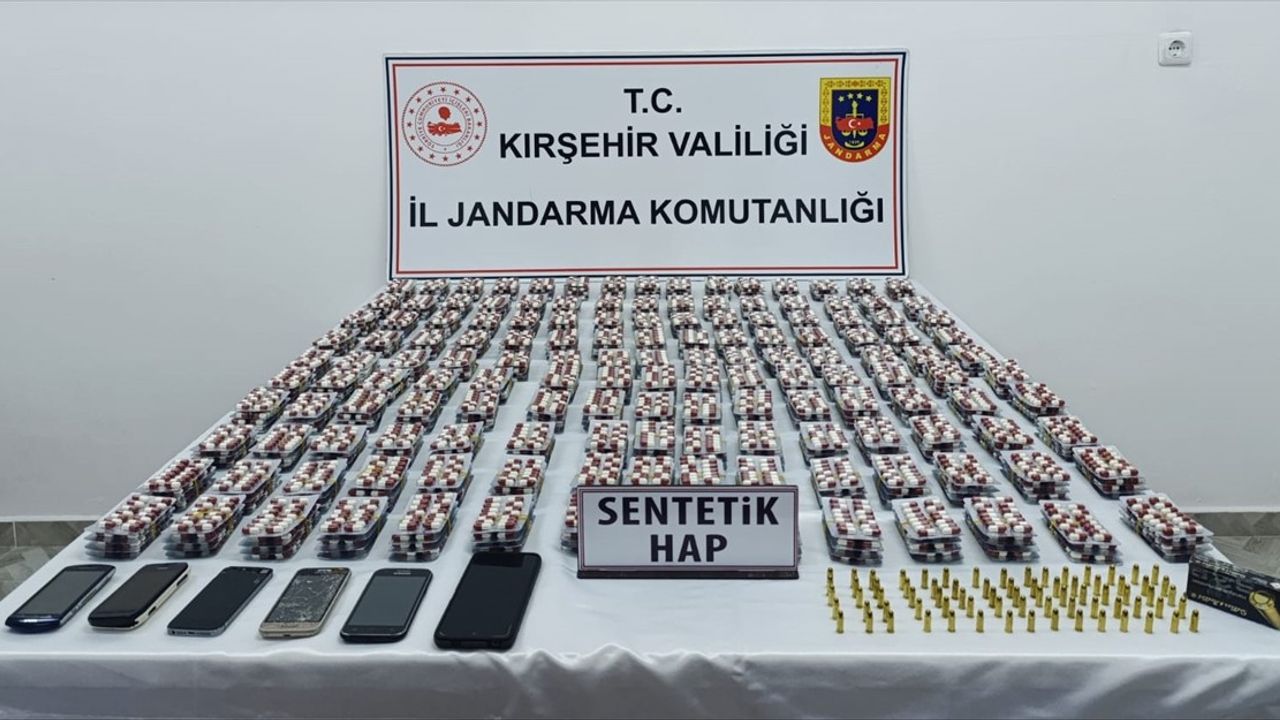 Kırşehir'de Otomobilde Sentetik Hap Operasyonu