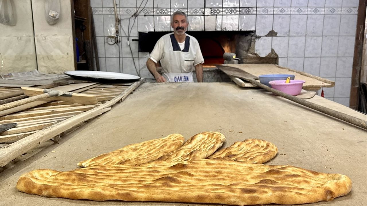 Kırşehir'de Ramazan Pideleri Sahura Hazır