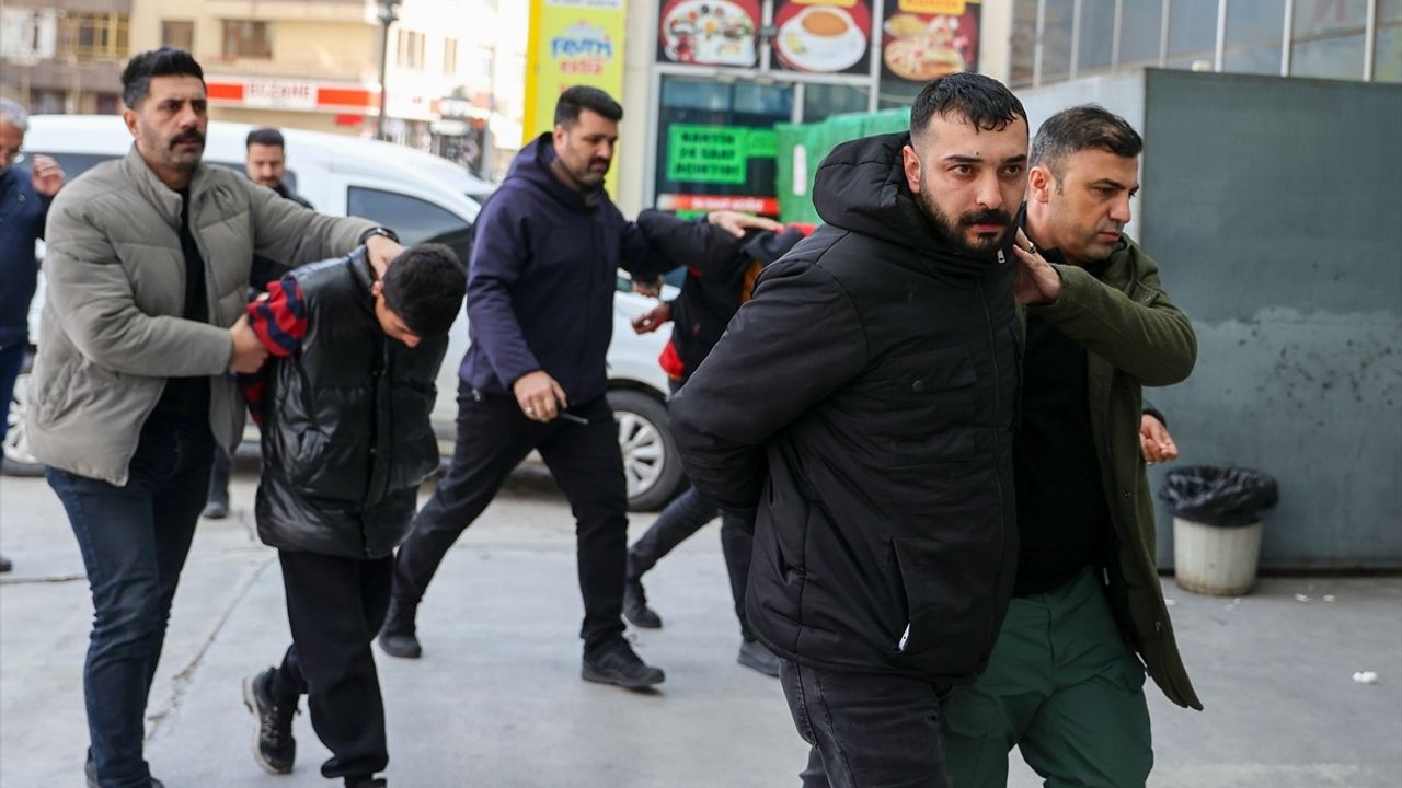 Konya'da İş Yerine Ateş Açan 3 Şüpheli Gözaltına Alındı