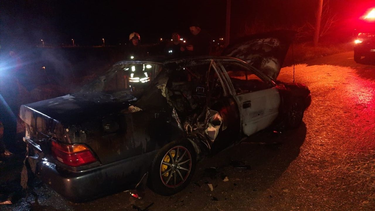 Konya'da Trafik Kazası: 1 Kişi Hayatını Kaybetti, 2 Yaralı