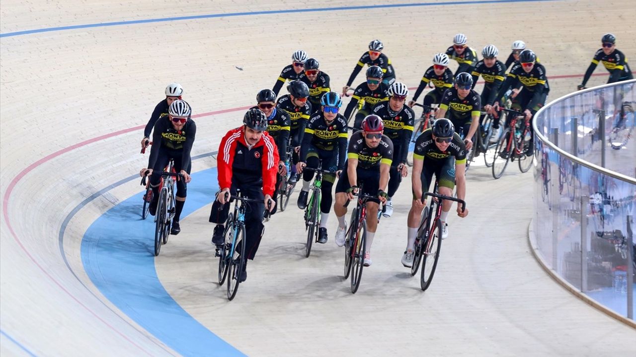 Konya Olimpik Veledromu UCI Pist Bisikleti Uluslar Kupası'na Hazırlanıyor