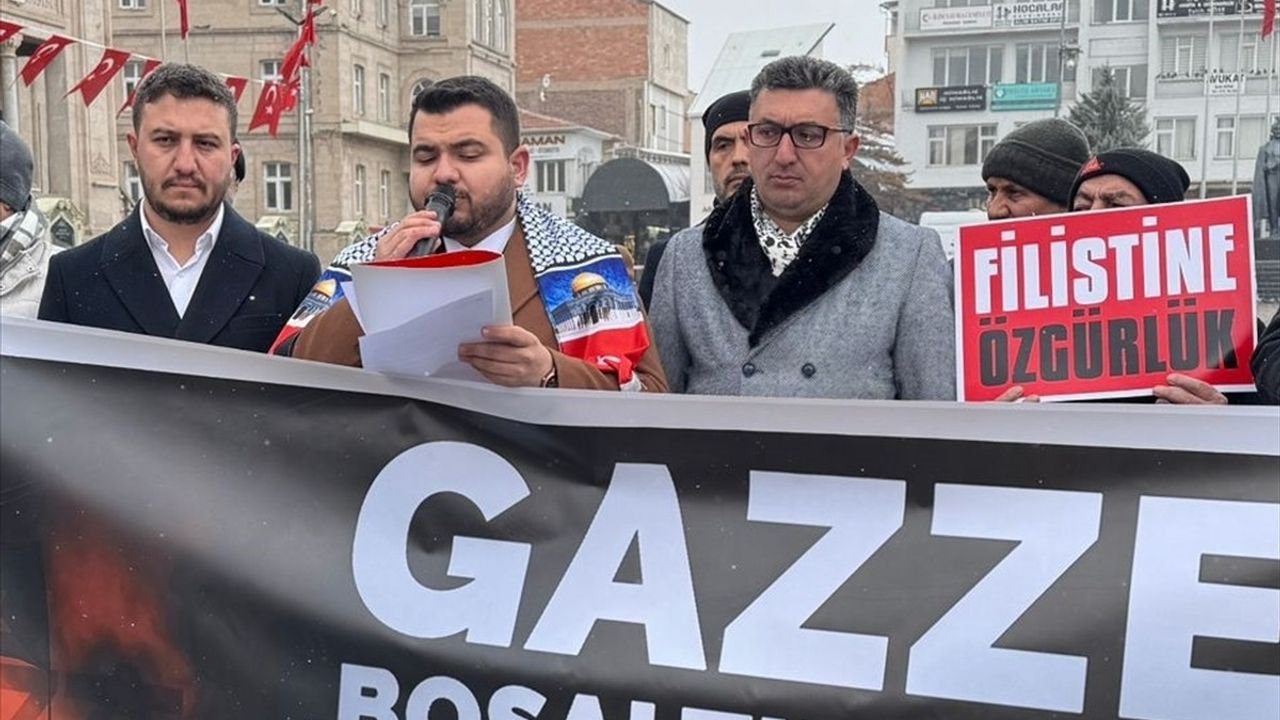 Konya ve Aksaray'da Yerel Tepkiler: Trump’ın Gazze Planı Protesto Edildi