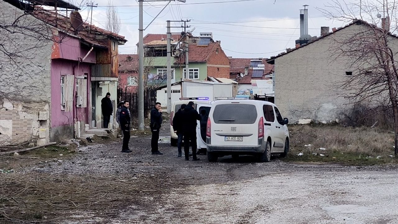 Kütahya'da Eşini Vuran Hamile Kadın Hastaneye Kaldırıldı