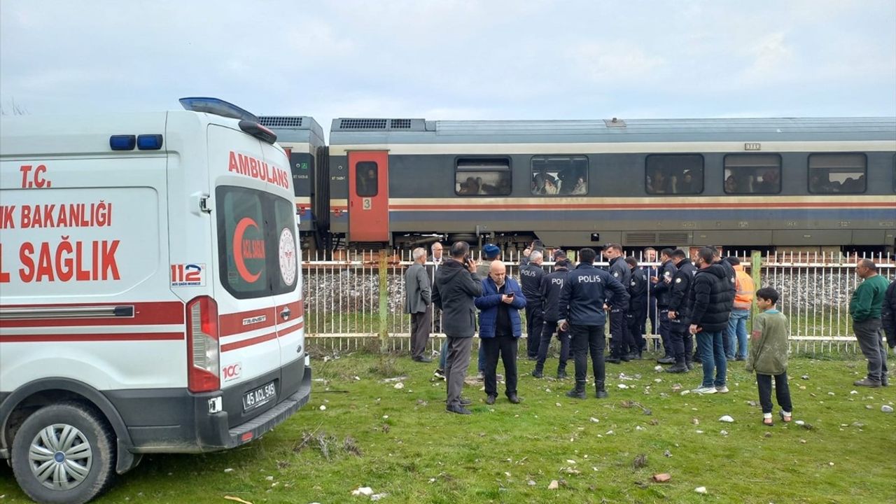 Manisa'da Tren Kazası: Bir Kişi Ağır Yaralandı