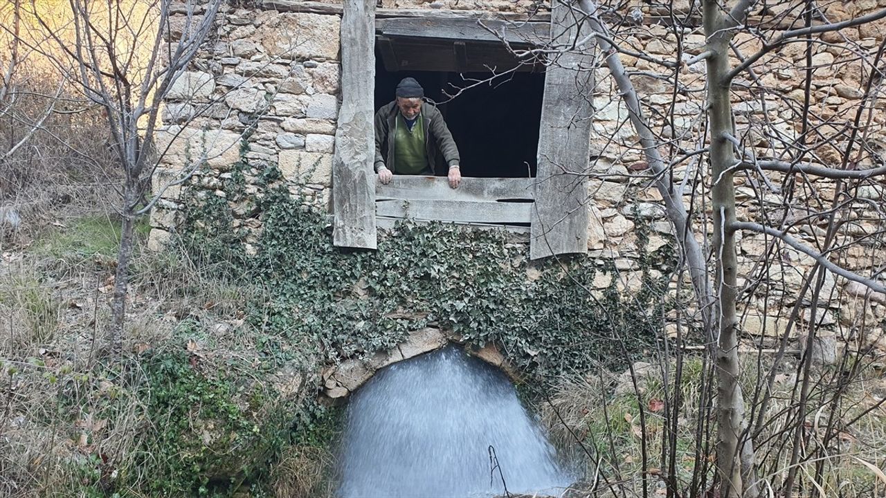 Manisa'daki Tarihi Su Değirmeni Yeniden Faaliyete Geçti