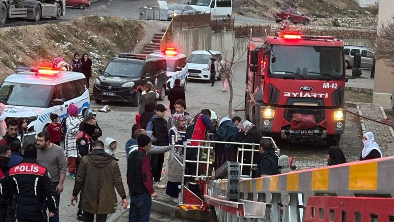 Mardin'de Yangın: 5 Kişi Dumandan Etkilendi