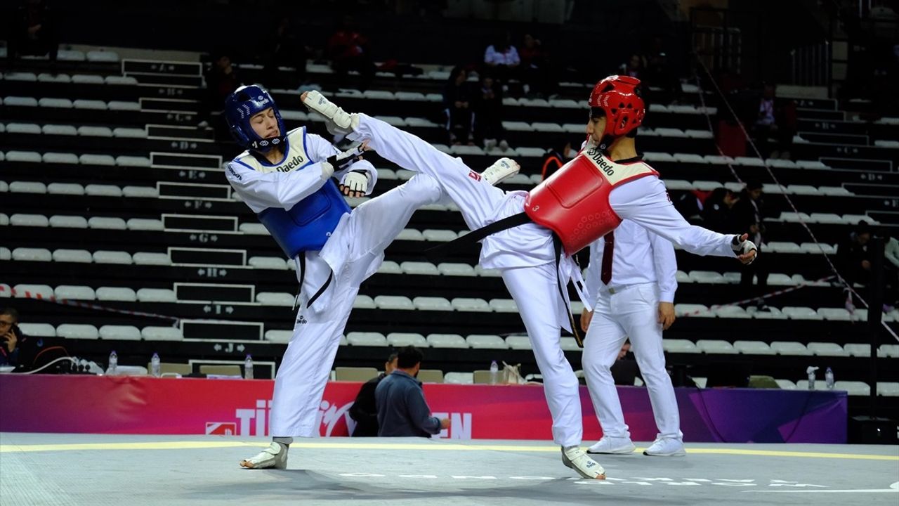 Milli Sporcular, Türkiye Açık Tekvando Turnuvası'nda 25 Madalya Kazandı
