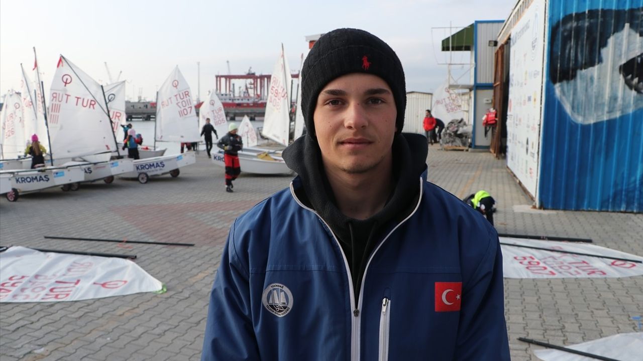 Milli Yelkenci Kutsal Güneş Kurnaz, 12. Türkiye Şampiyonluğunu Kazandı