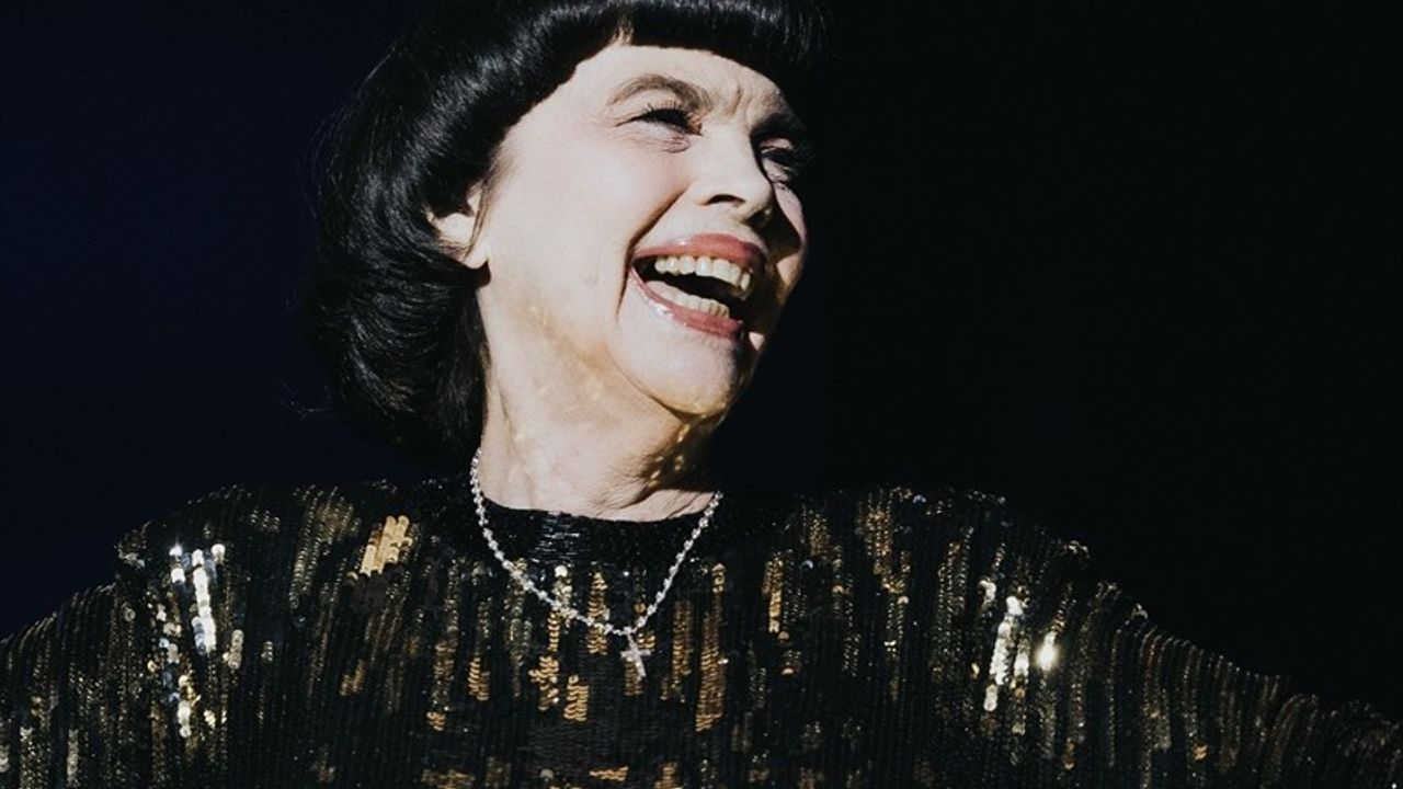 Mireille Mathieu İstanbul'da Unutulmaz Bir Konser Verdi