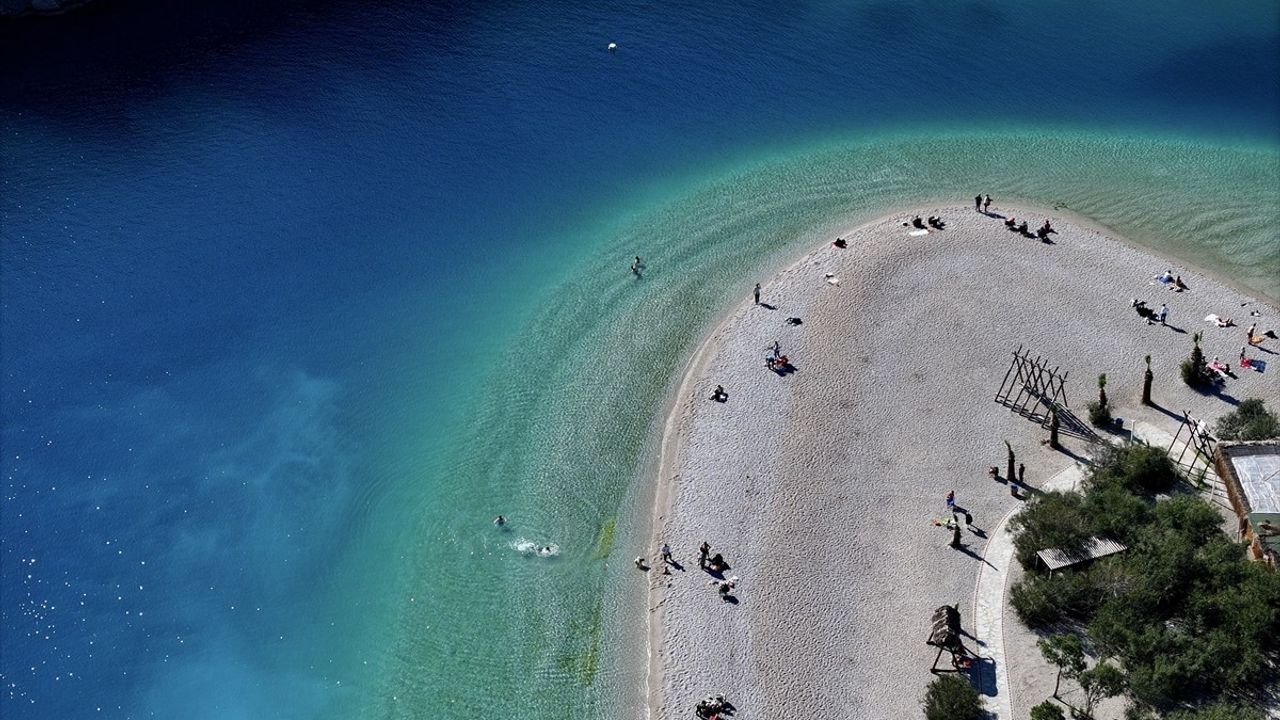 Muğla'da Güneşli Hava Sahilleri Canlandırdı