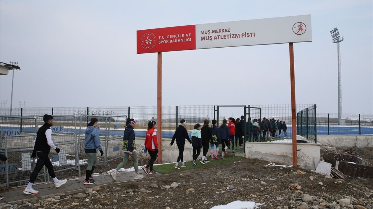 Muşlu Atletler Dondurucu Soğukta Antrenmanlarına Devam Ediyor