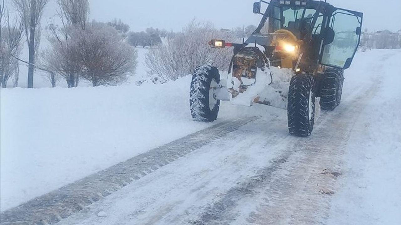 Niğde'de Kapanan 79 Köy Yolu Ulaşıma Açıldı