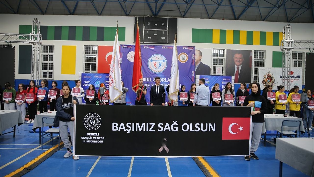 Okul Sporları Genç Kızlar Halter Türkiye Şampiyonası Açıldı