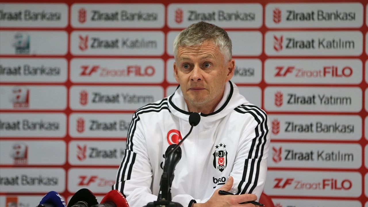 Onvo Antalyaspor Teknik Direktörü Emre Belözoğlu'ndan Maç Değerlendirmesi