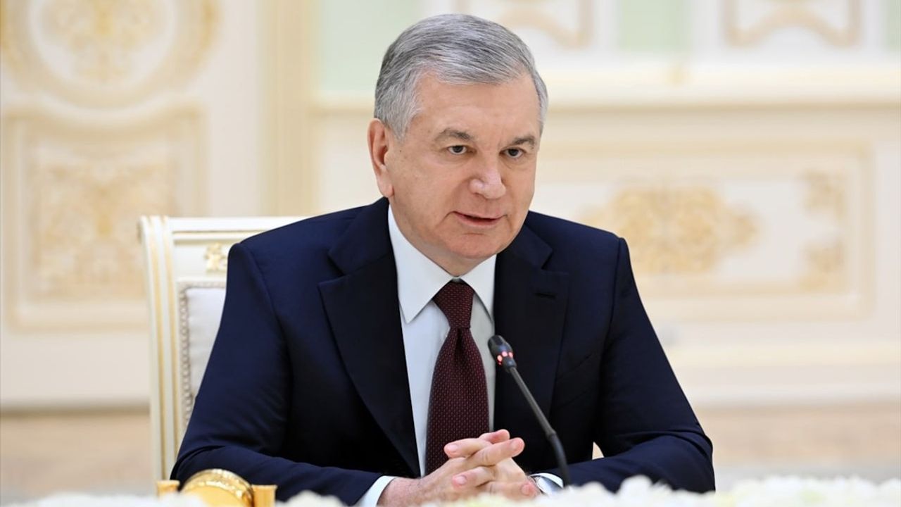 Özbekistan Cumhurbaşkanı Mirziyoyev, TDT Aksakallar Konseyi Başkanı Yıldırım ile görüştü