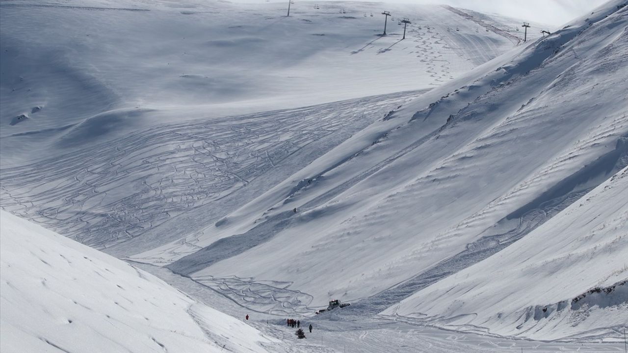 Palandöken Dağı'ndan Çığ Düştü