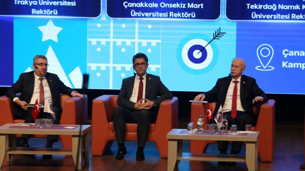 Rektörler, Trakya Kariyer Fuarı'nda Dijital Dönüşüm Üzerine Konuştu