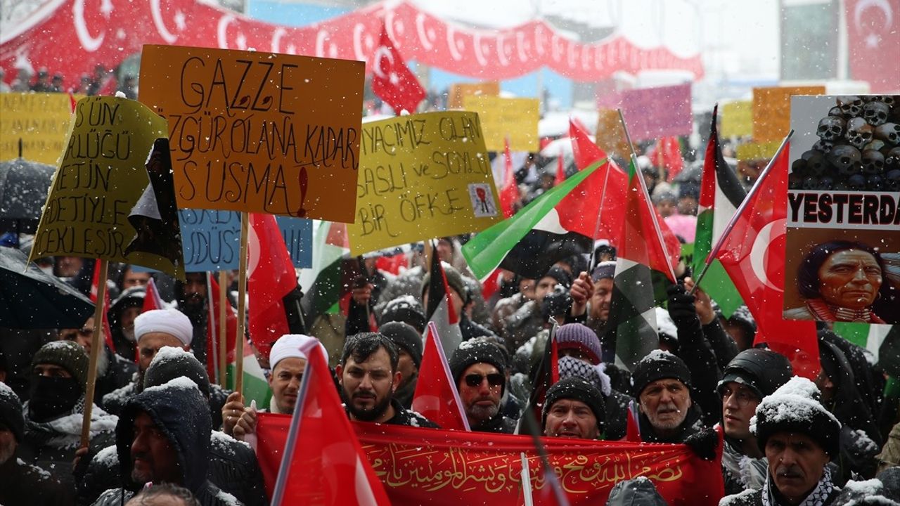 Sakarya'da Gazze İçin Destek Mitingi Düzenlendi