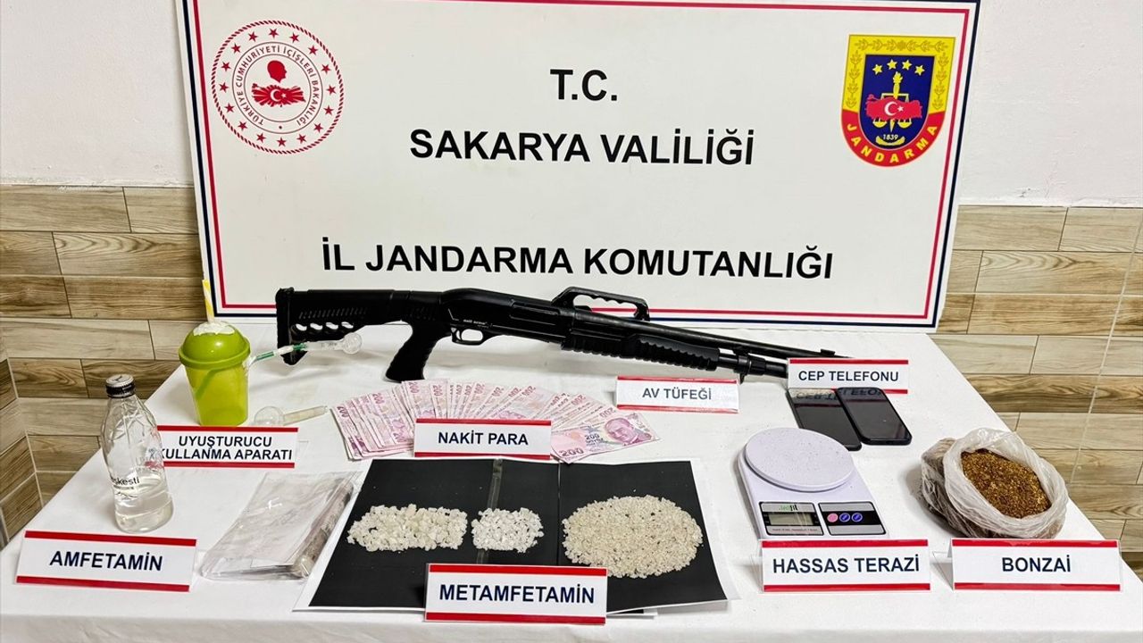 Sakarya'da Uyuşturucu Operasyonu: İki Tutuklama