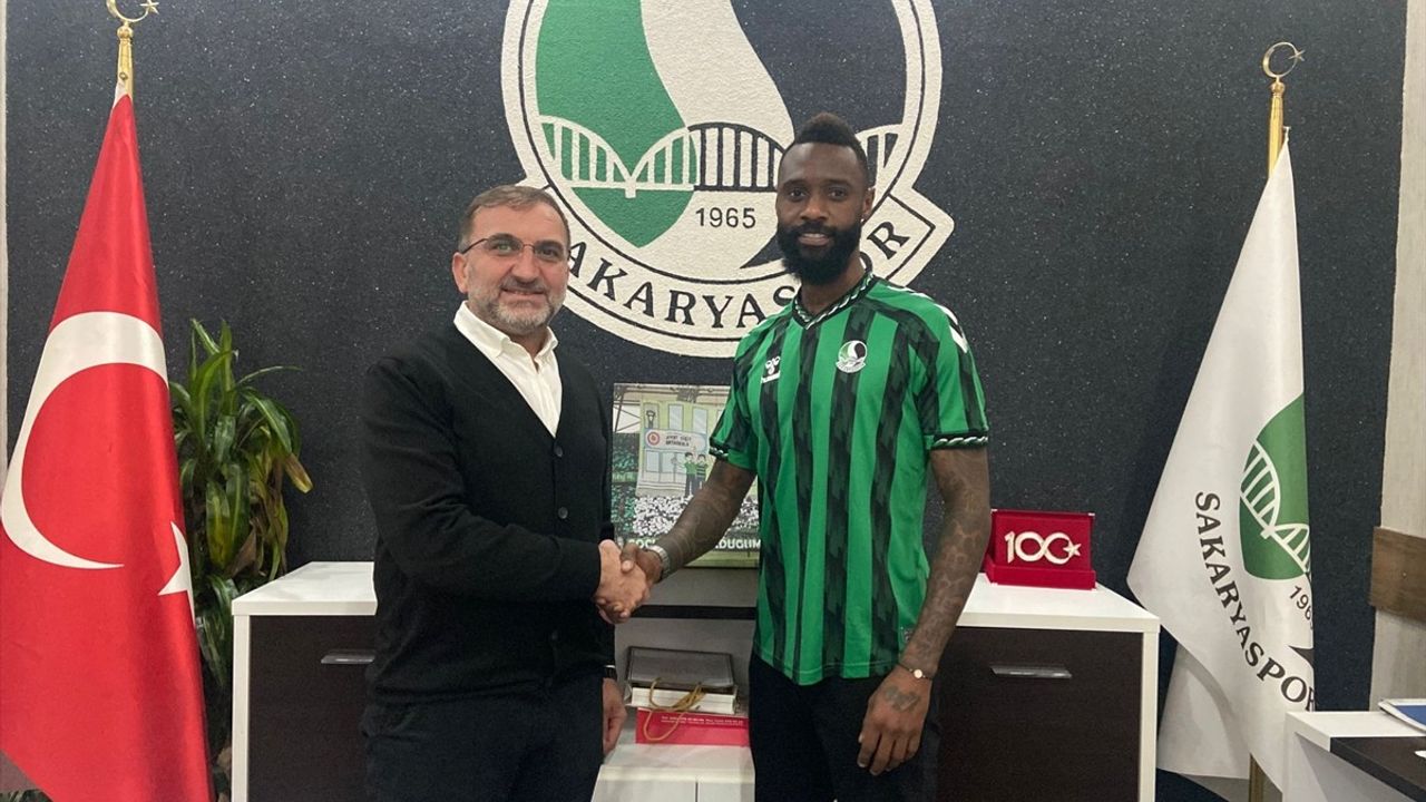 Sakaryaspor, Nicolas N'Koulou'yu Kiraladı